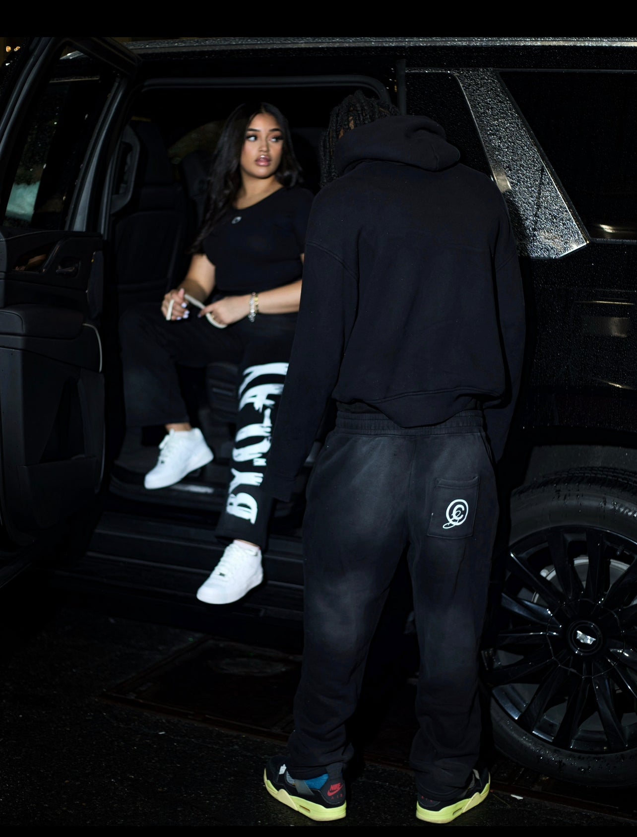 WIDE LEG SWEATS BLACK AND WHITE
