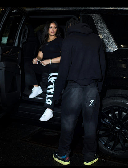 WIDE LEG SWEATS BLACK AND WHITE
